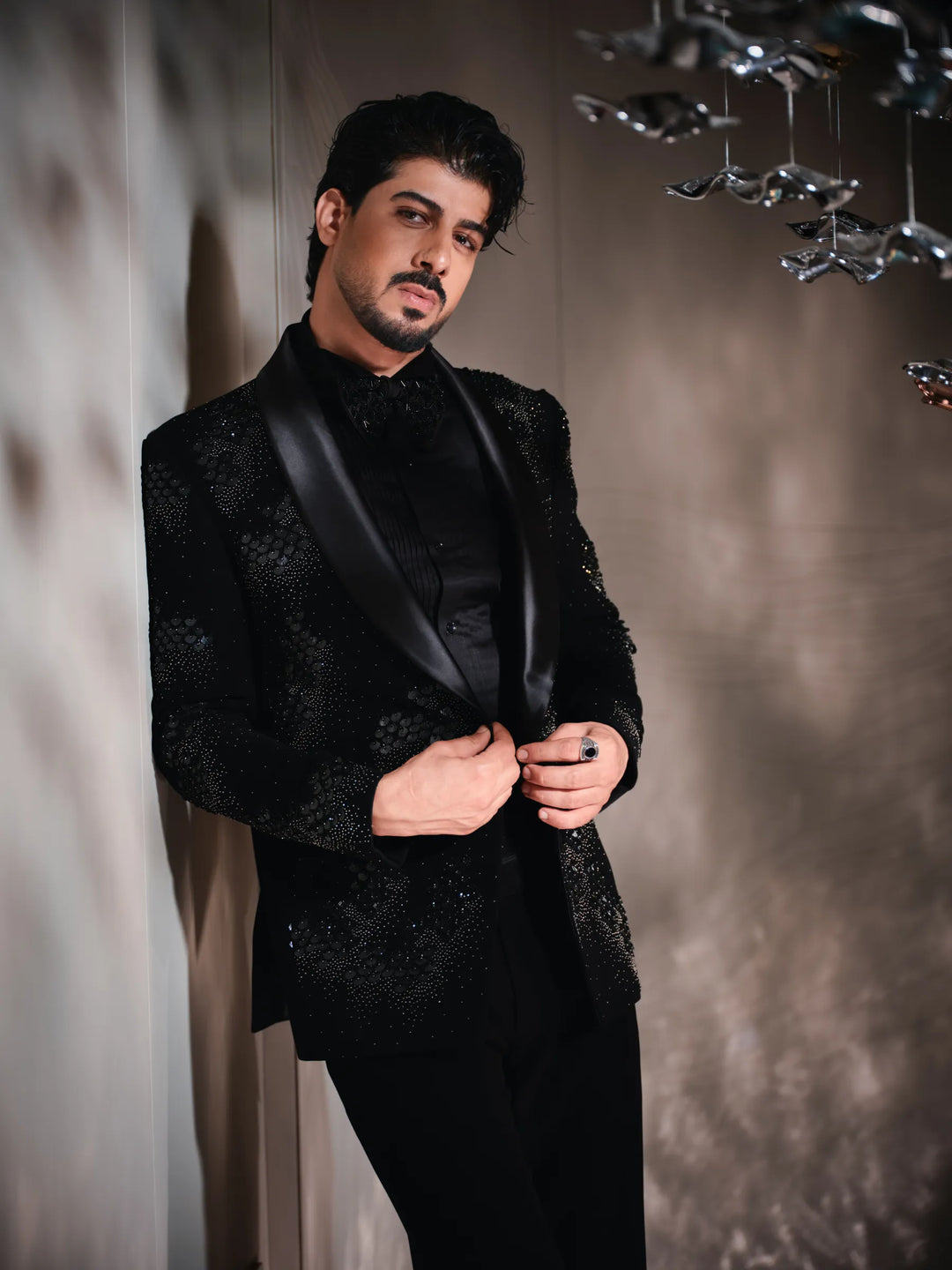 MIDNIGHT NOIR CRYSTAL TUXEDO